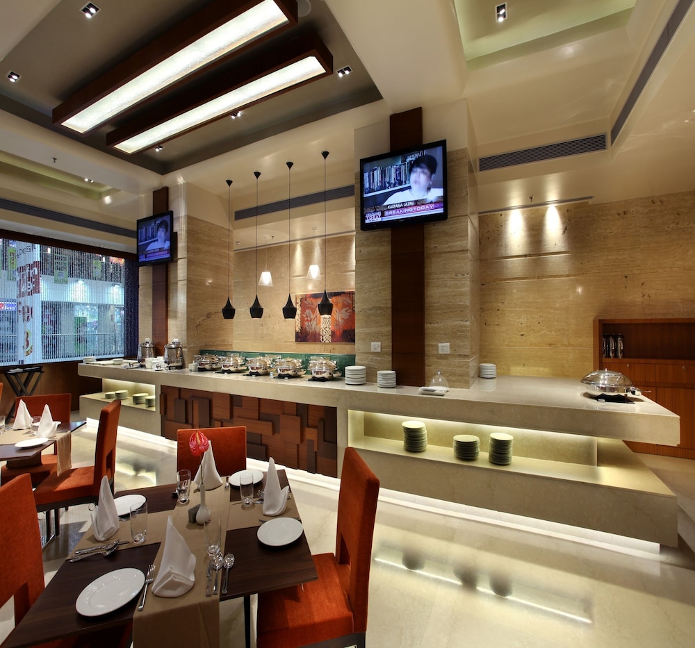 Mahagun Sarovar Portico Suites 31/38