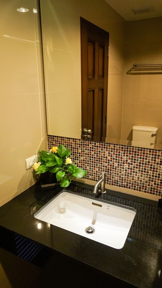 Visa Hotel Hua Hin 61/64