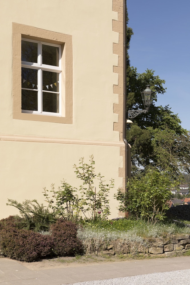 Hotel Brunnenhaus Schloss Landau 2/50
