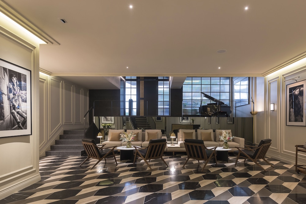 THE AMSTERDAM LUXURY PLUS BY VIADORA 33/44