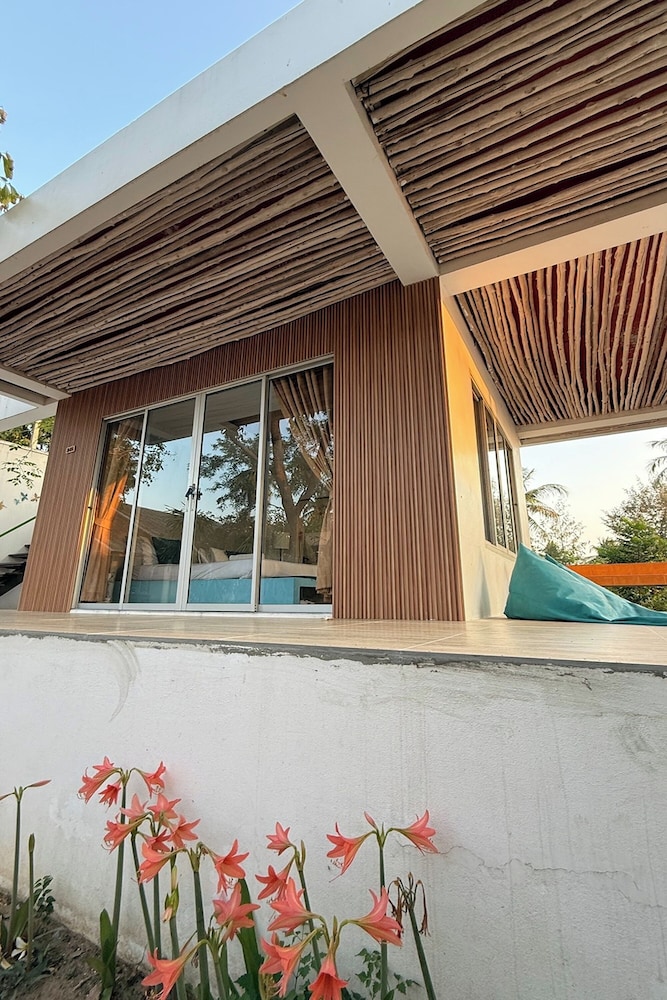 At-Pran Resort 10/50