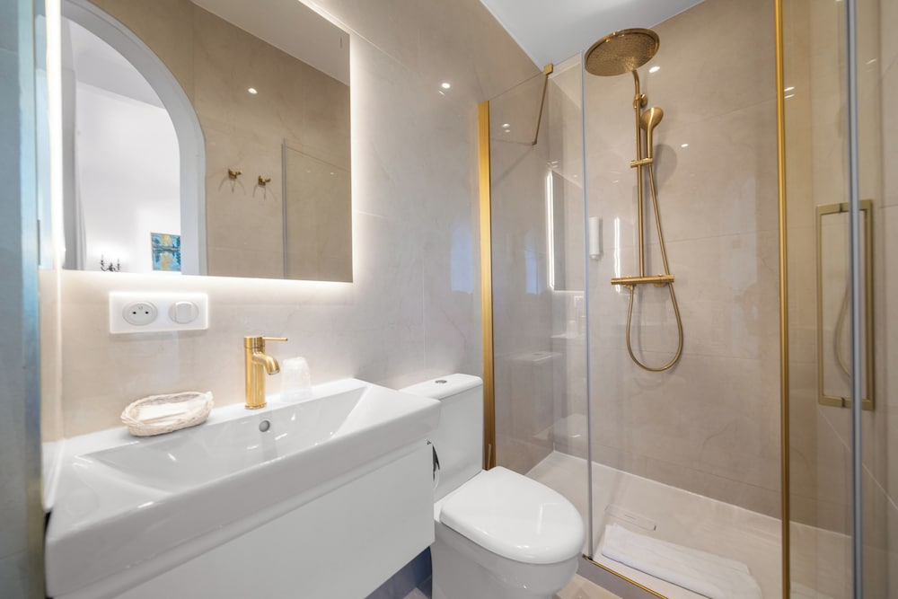 Hotel Le Roquebrune 45/50