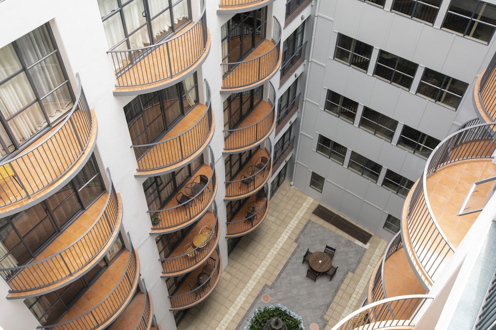 Quest Atrium 5/57