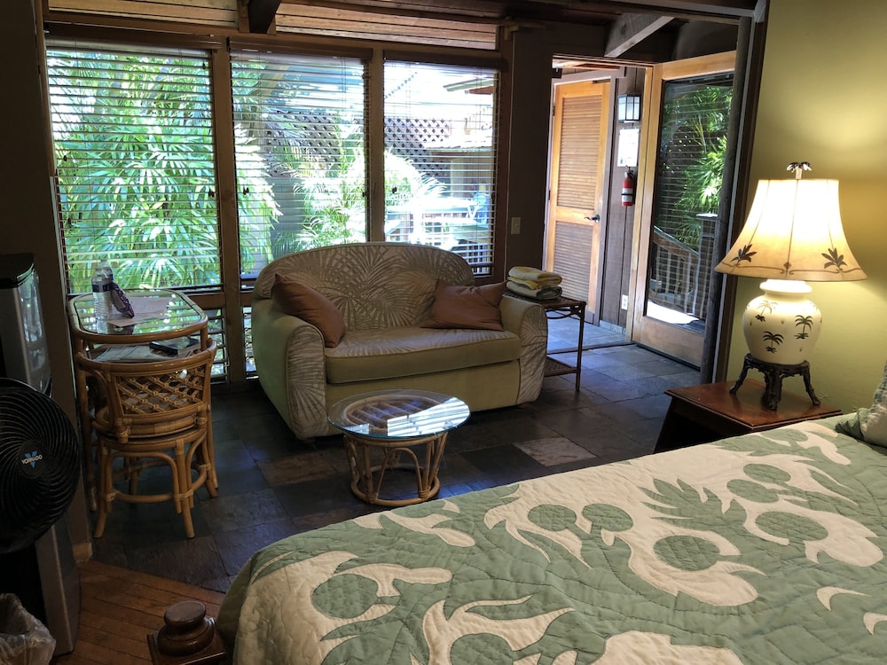 Maui What A Wonderful World B and B 58/76