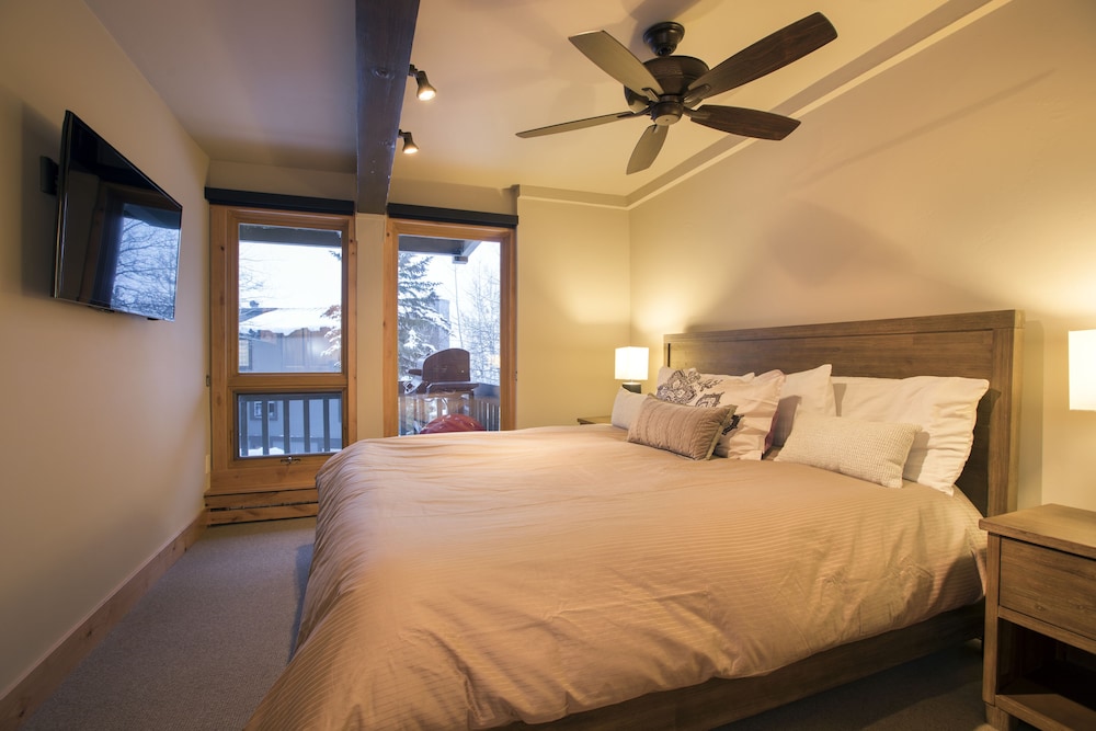 Laurelwood A Destination Residence 33/76