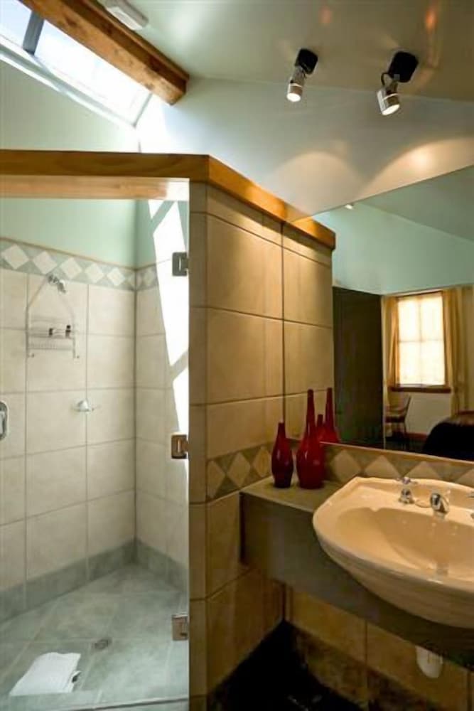 Arrowtown House Boutique Hotel 48/50