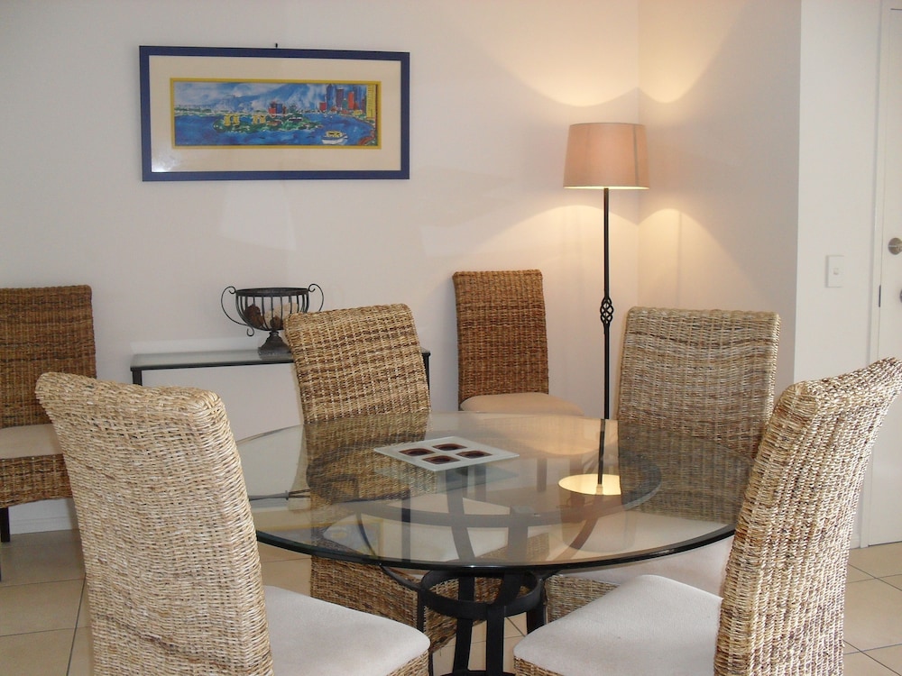 LITTLE COVE CURRUMBIN 45/70