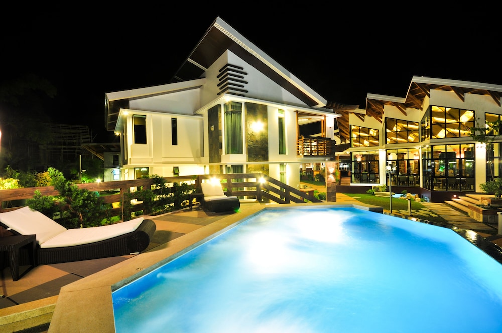Infinity Resort and Spa 7/80