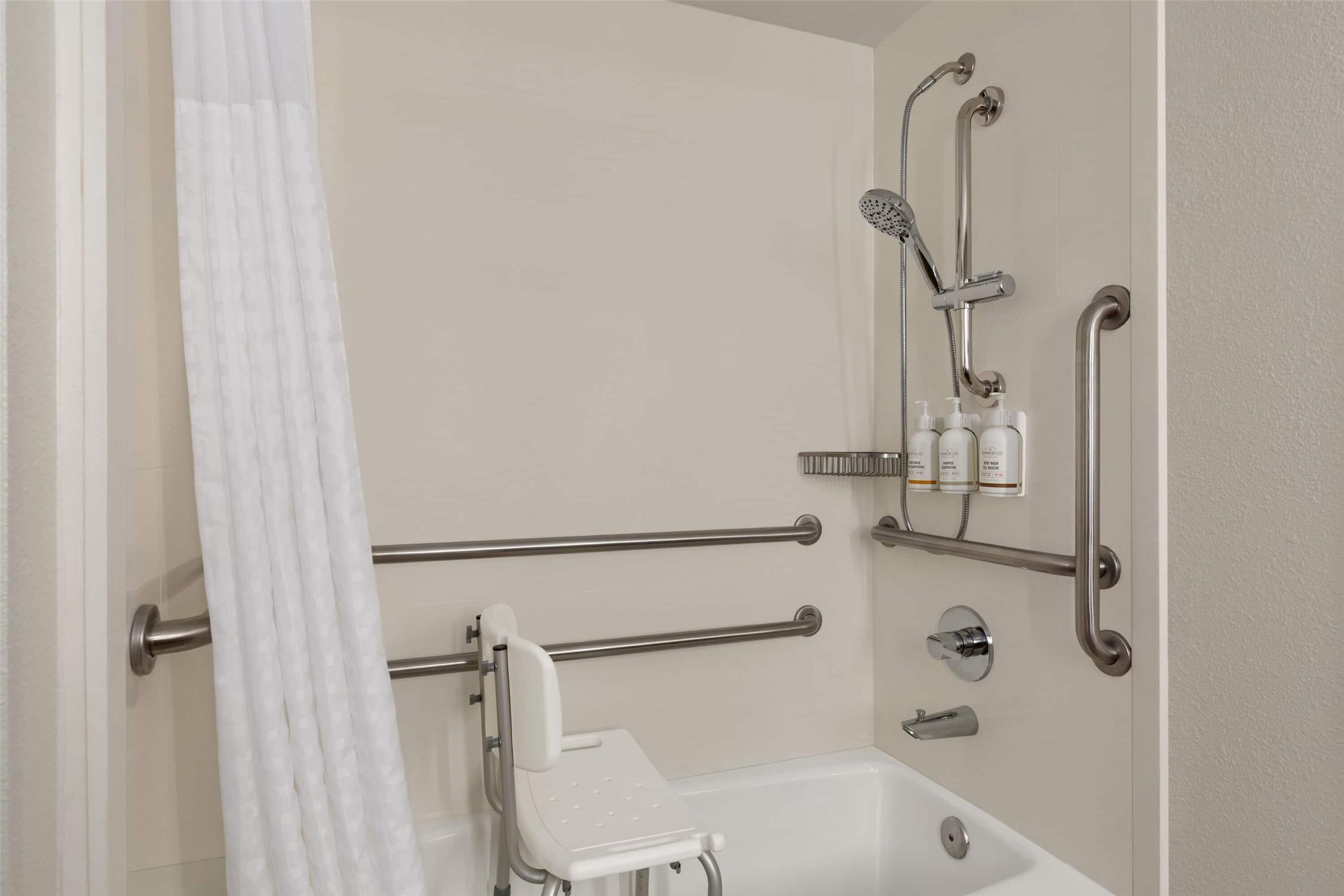 La Quinta Inn & Suites by Wyndham Fairfield - Napa Valley 36/37