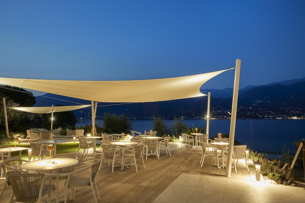 Park Hotel Casimiro Village 68/71