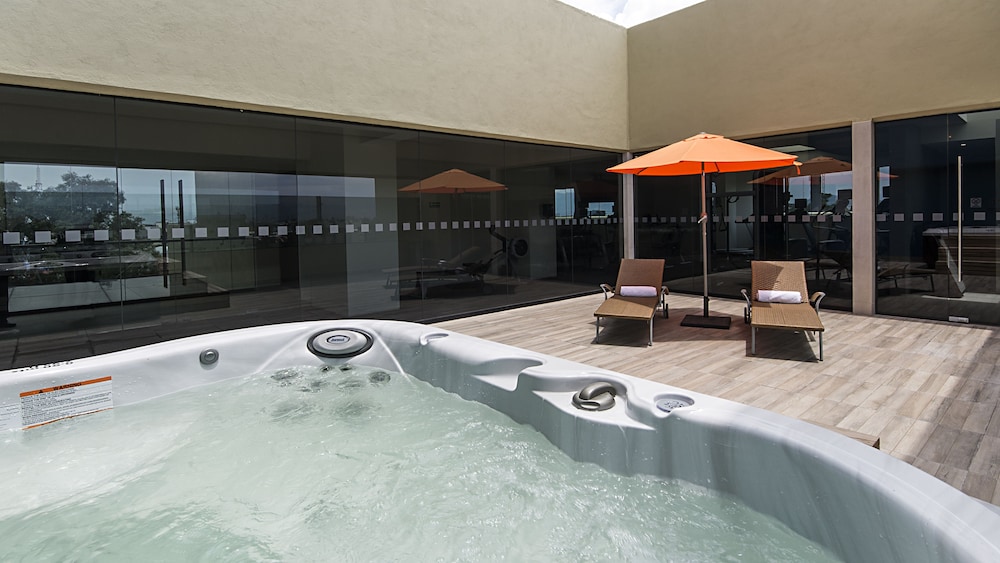 HOLIDAY INN EXPRESS MEXICO AEROPUERTO 20/37