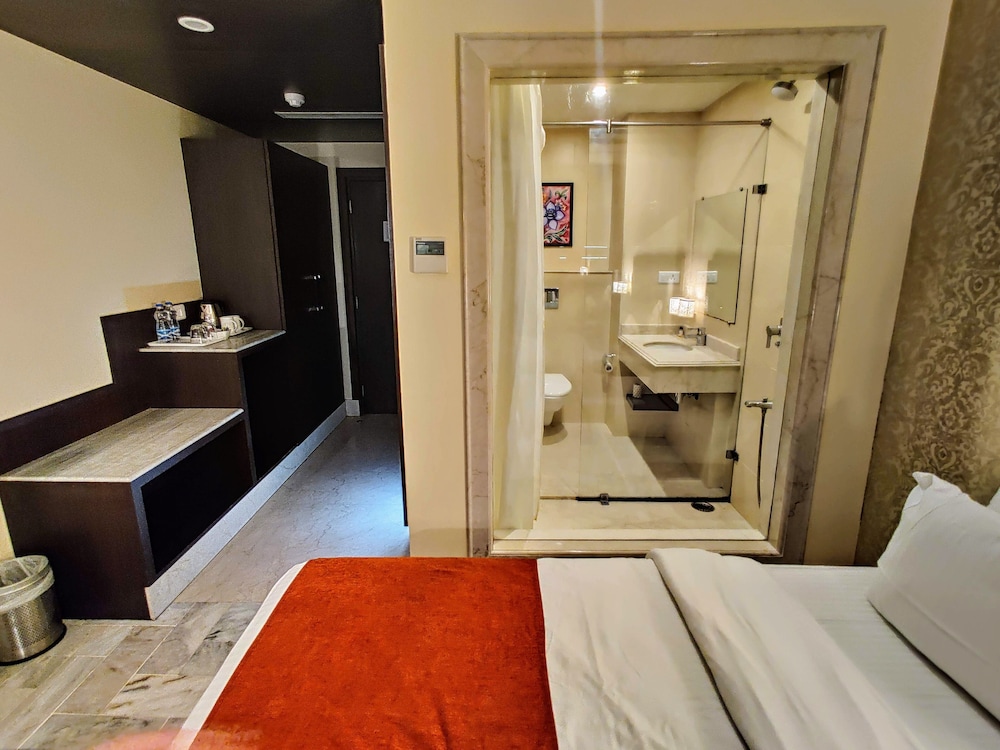 Surya Hotel 30/74