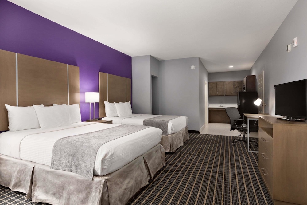 Days Inn by Wyndham Odessa 14/31