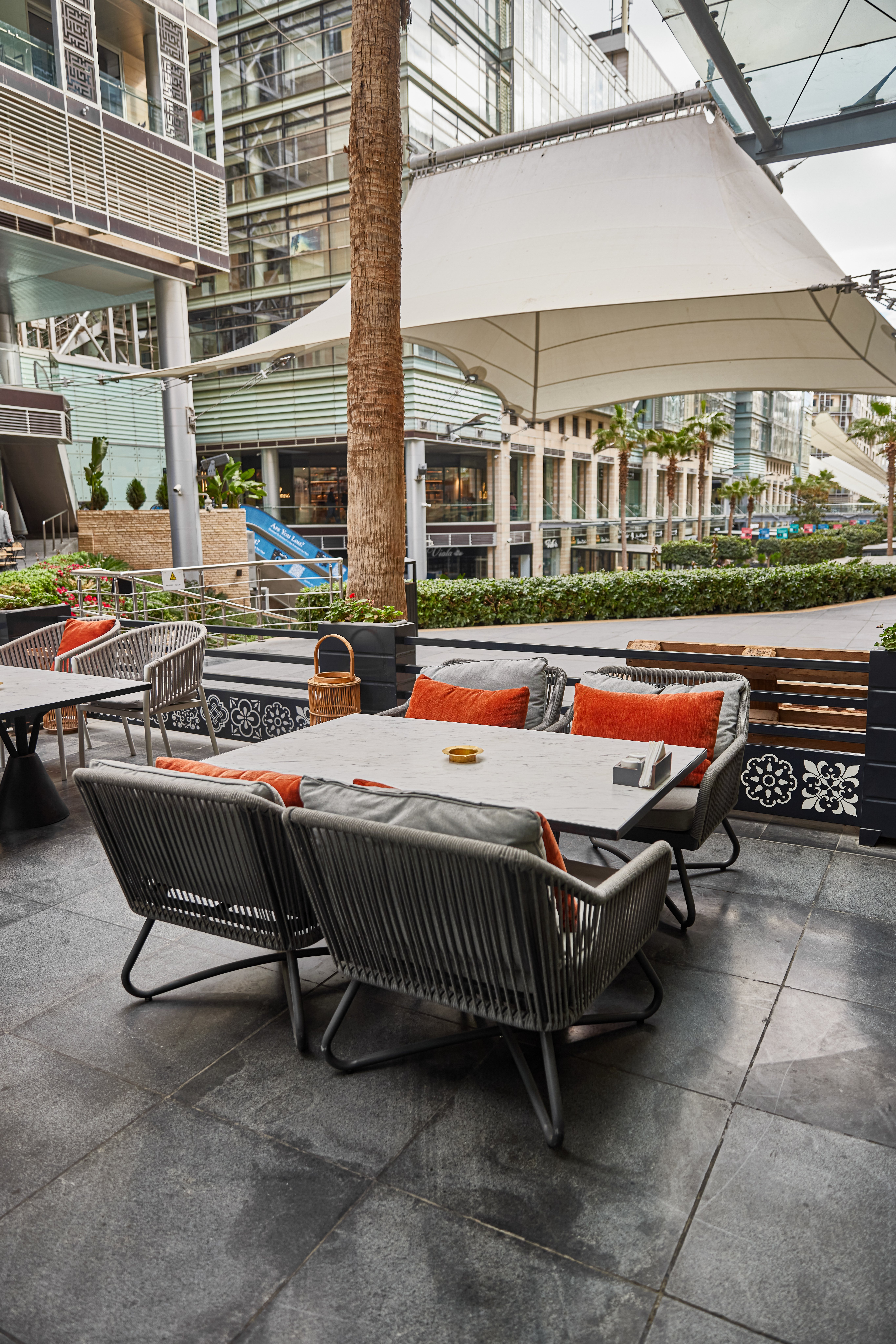 The Abdali Boulevard Hotel 45/50