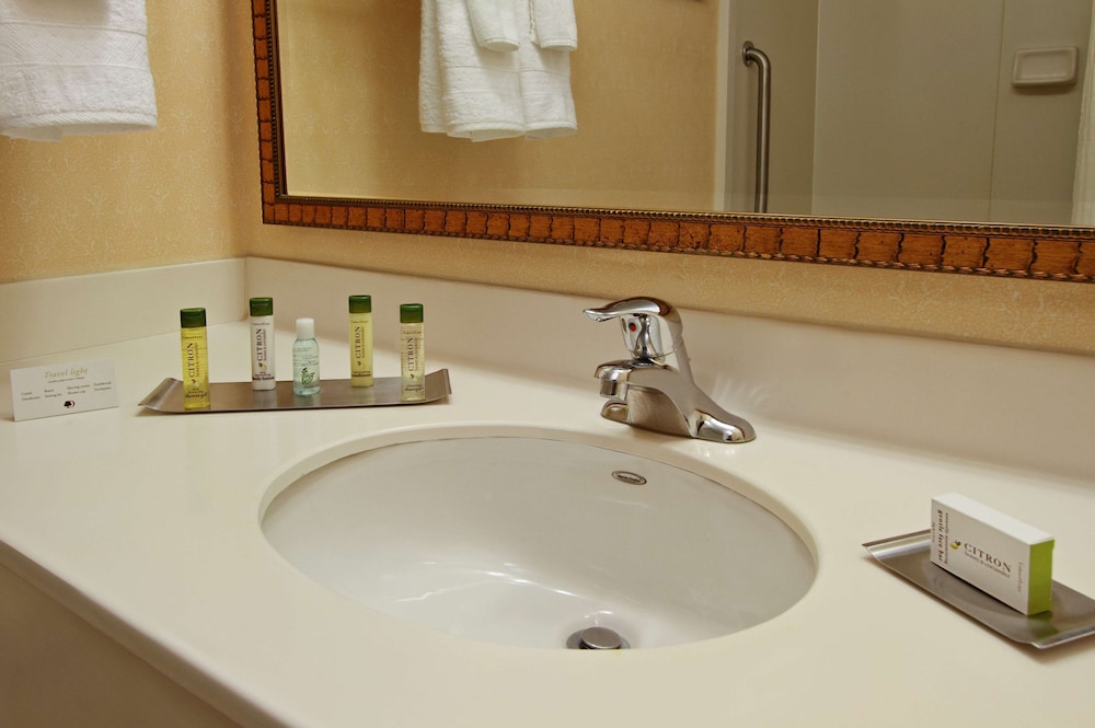 Doubletree By Hilton Mahwah 62/64