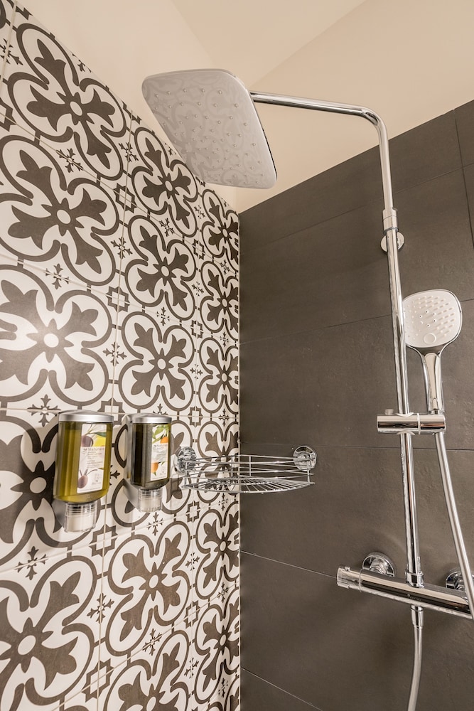 Letna Garden Suites 24/66