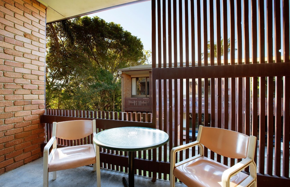VILLA NOOSA HOTEL 30/69