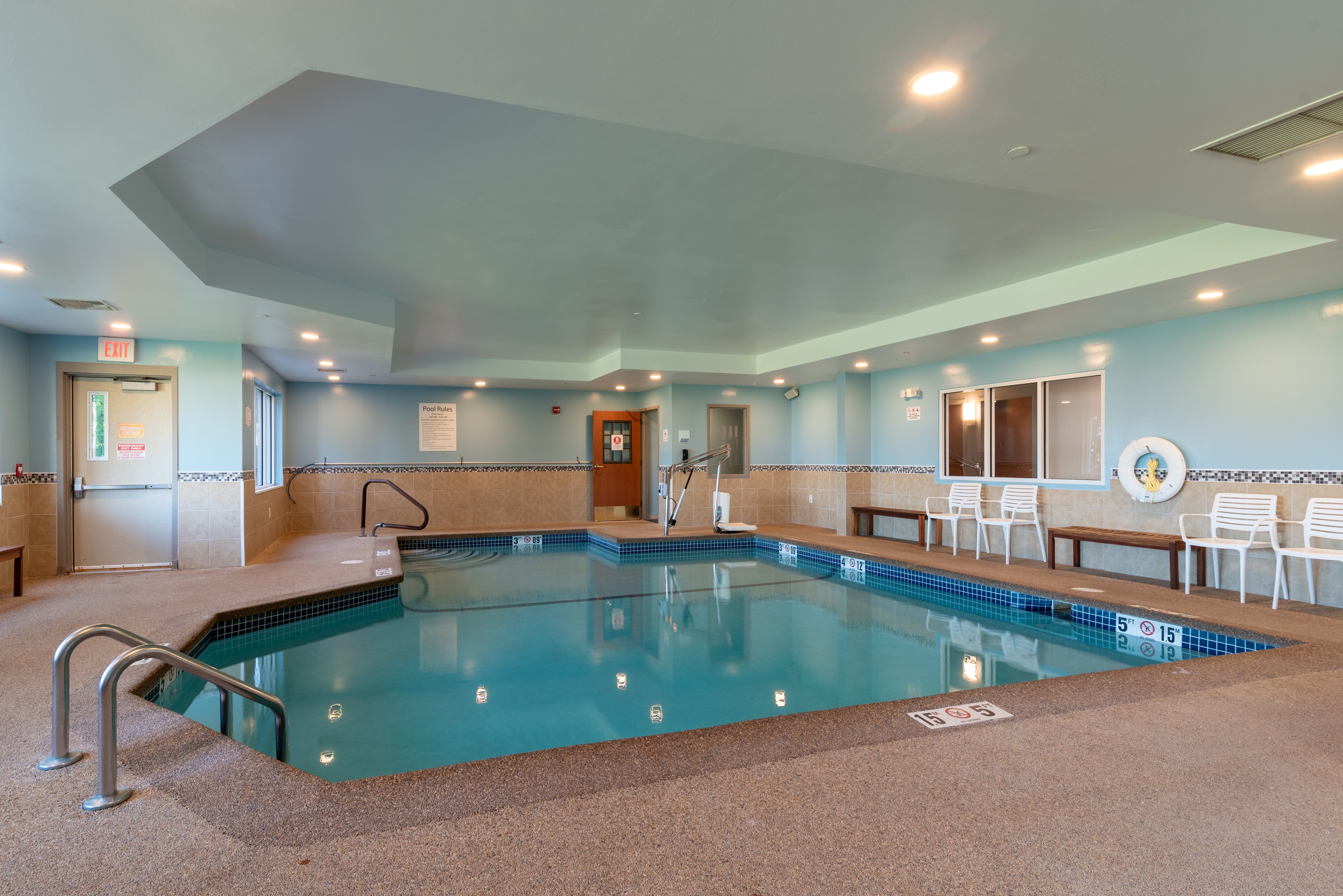 Holiday Inn Express Hotel Suites Hampton South Seabrook 33/78