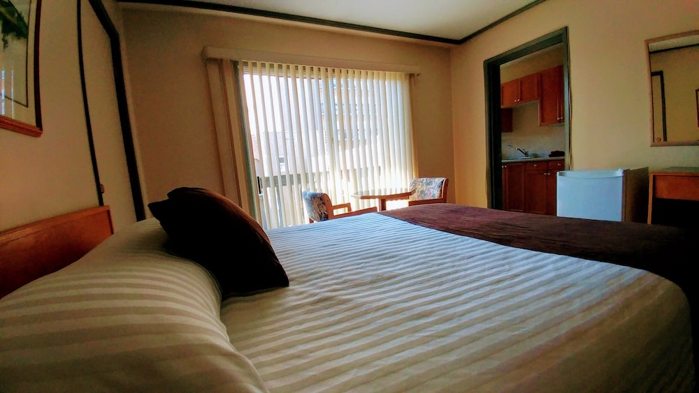Divya Sutra Plaza & Conference Centre Vernon, BC 22/74