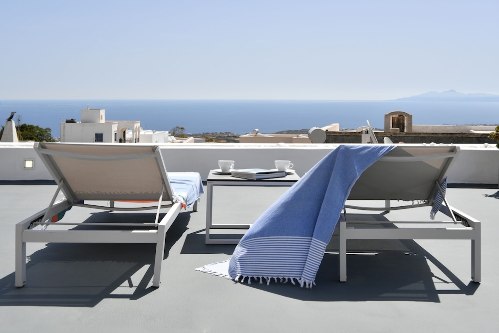 Thiro Villas Santorini 13/27