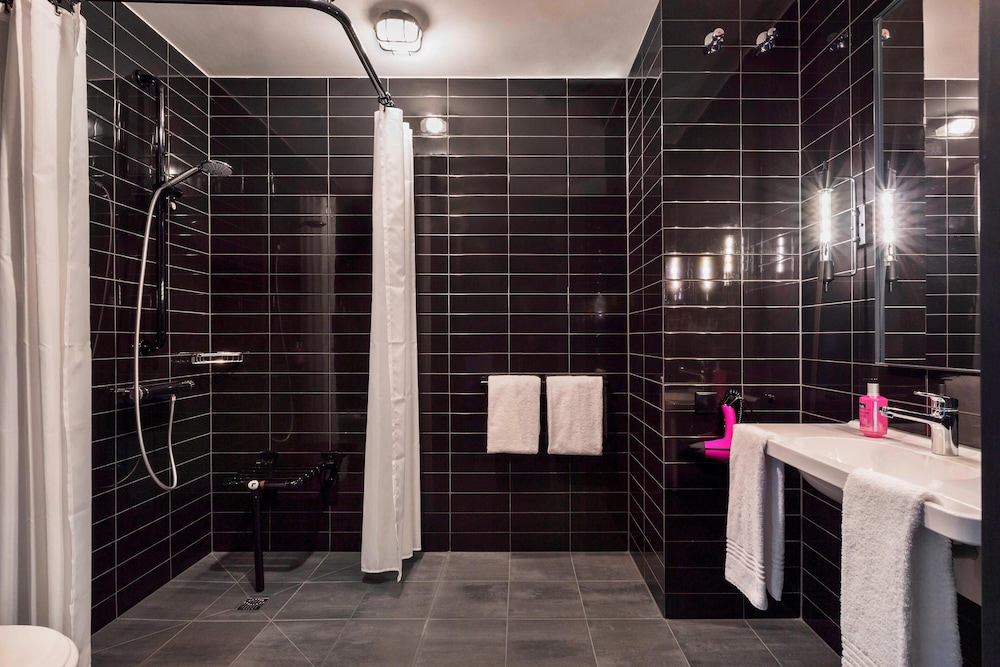Moxy Darmstadt 25/60
