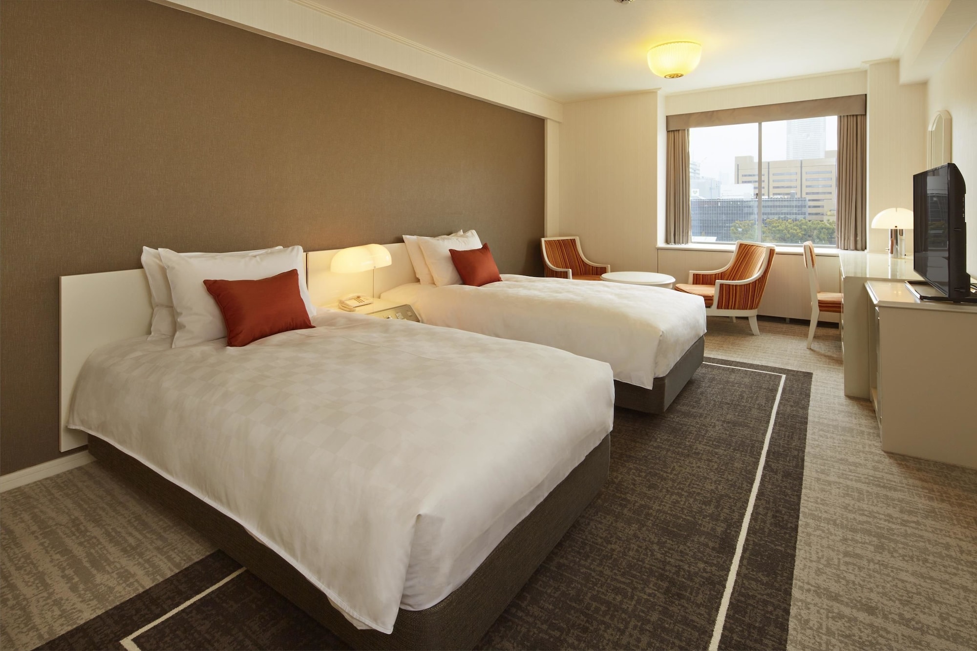DELUXE, TWIN BEDS, WITH EXTRA BED
