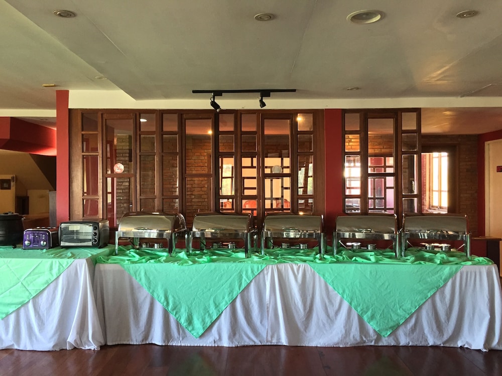 Mango Valley Hotel 1 5/67