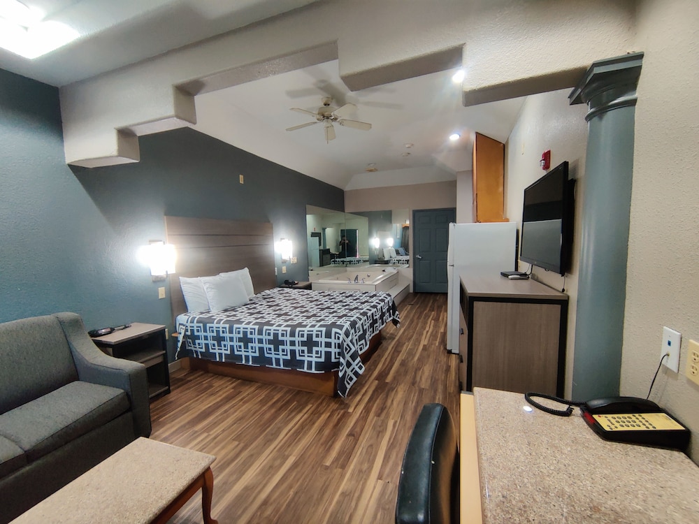 Regency Inn & Suites By Capital O Houston IAH Airport 31/66