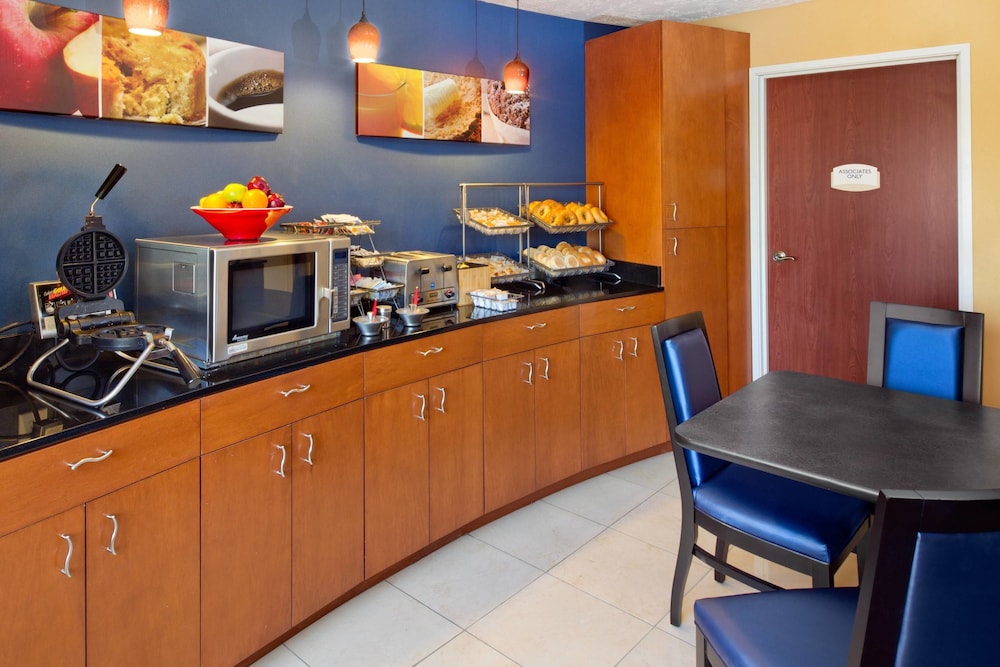 Fairfield Inn Kennewick 36/37