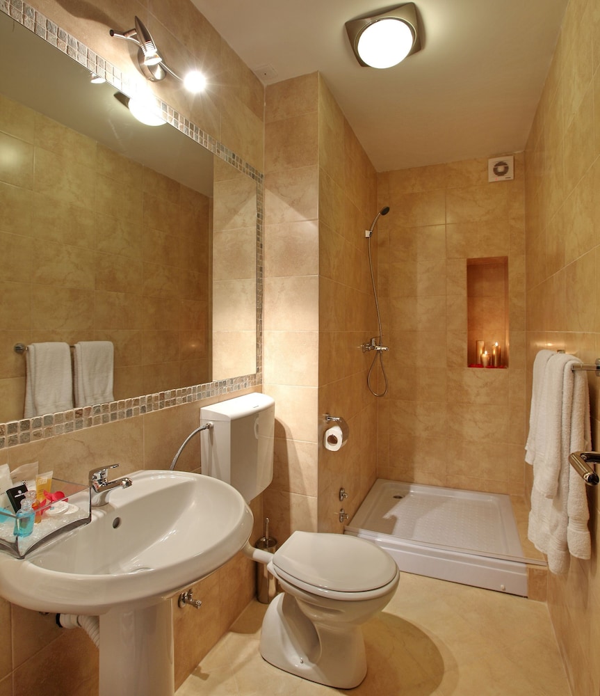 Garni Hotel Vozarev 62/67