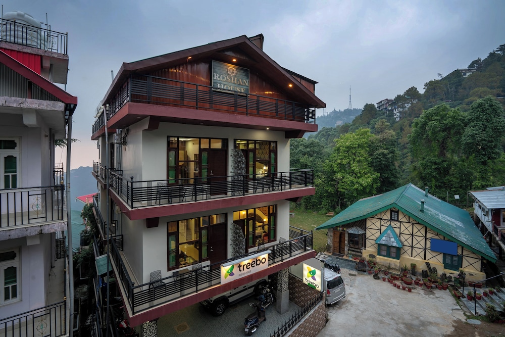 Treebo Roshan House 2/49