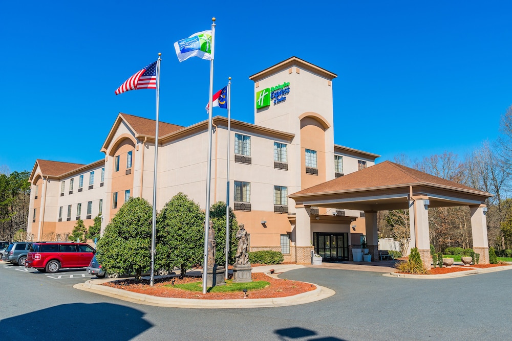 Holiday Inn Express Suites Albemarle 4/51