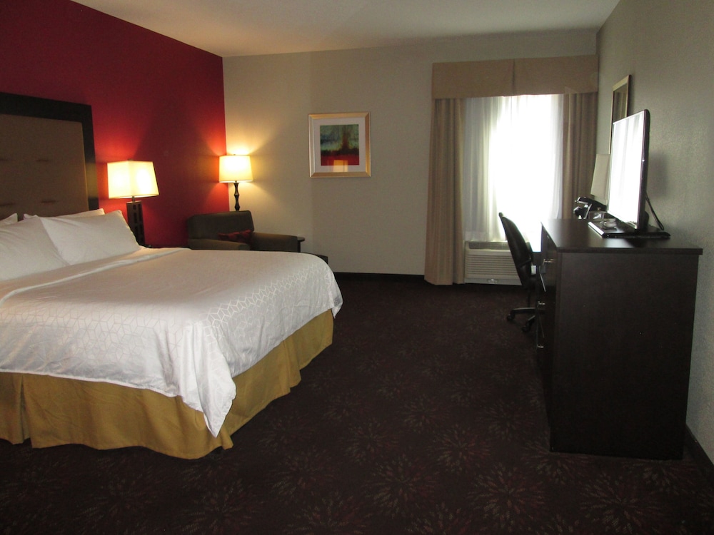 Holiday Inn Express Cloverdale(Greencastle) 26/59