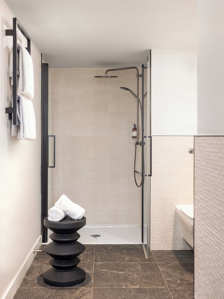 Deluxe, Queen Bed, Harbour View, Maisons du Monde Hotel & Suites - Marseille Vieux Port 8/9