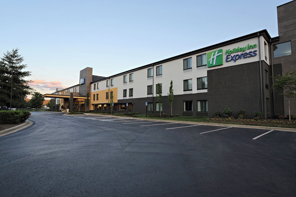 Holiday Inn Express Brentwood South - Cool Springs 43/44