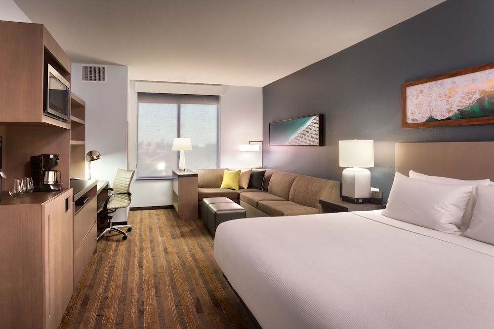 ROOM, KING BED, SOFA, DEN