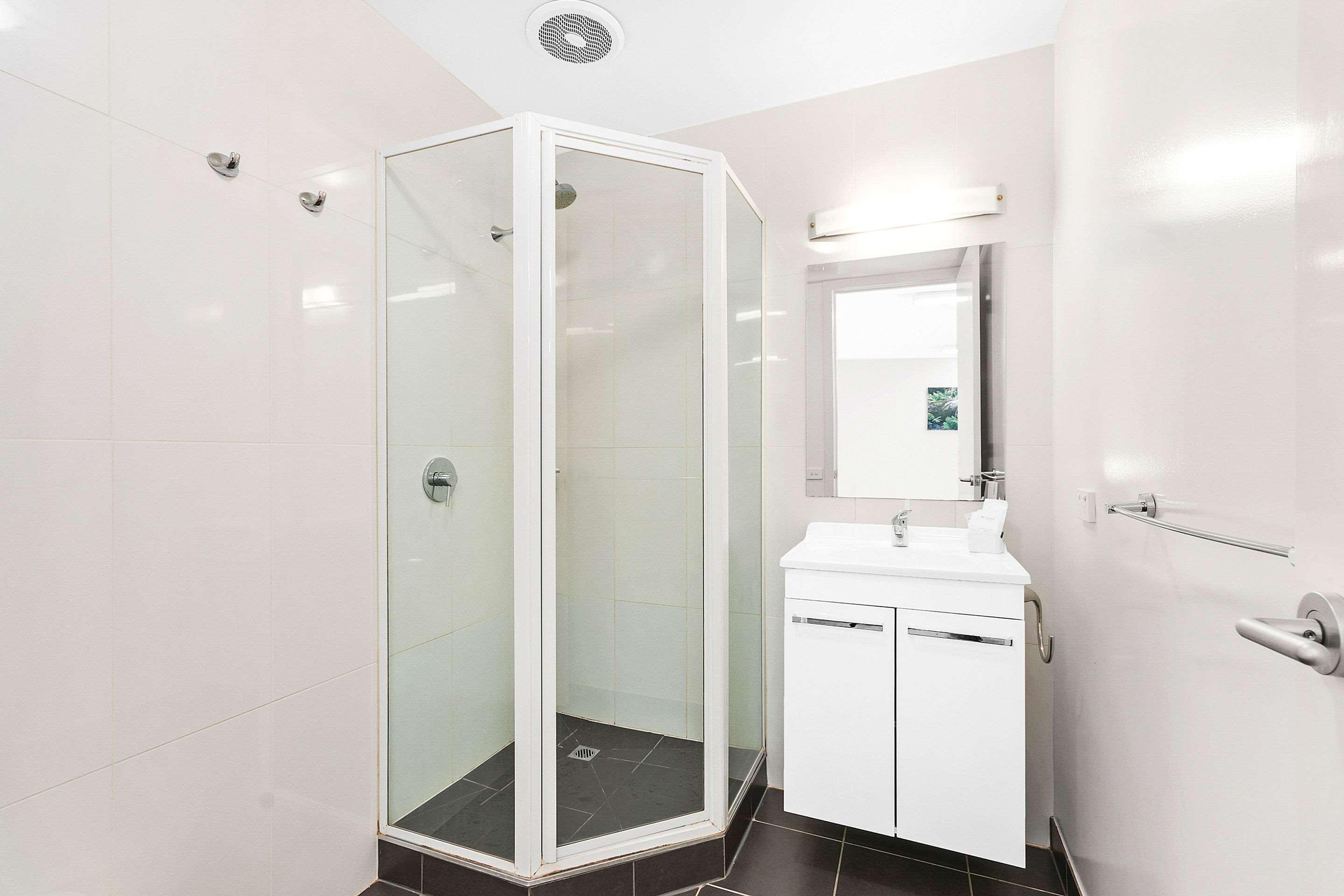 غرفة بسرير كينج، Comfort Inn and Suites Warragul 3/3