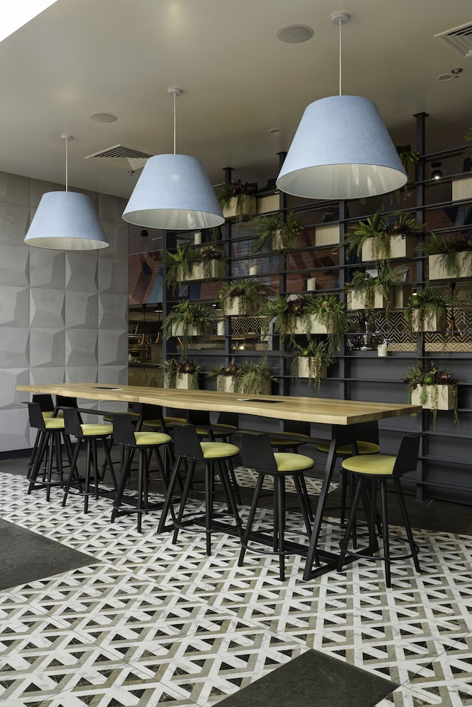 ibis Kyiv Beresteiska 35/47