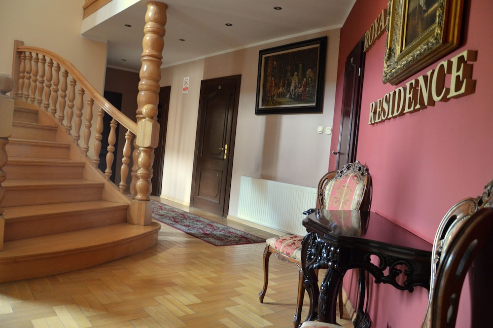 Royal Residence 3/50