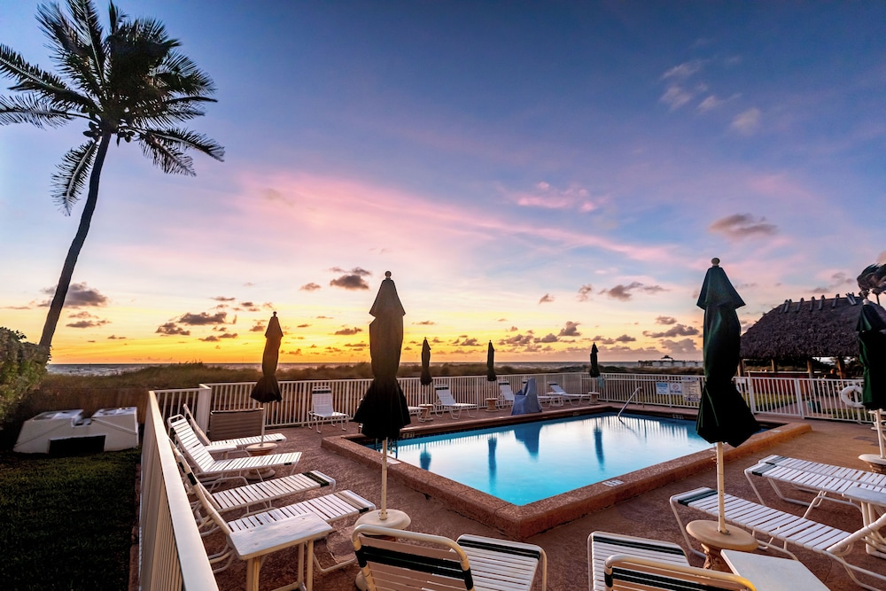 Emerald Seas Deerfield Beach Club 28/39