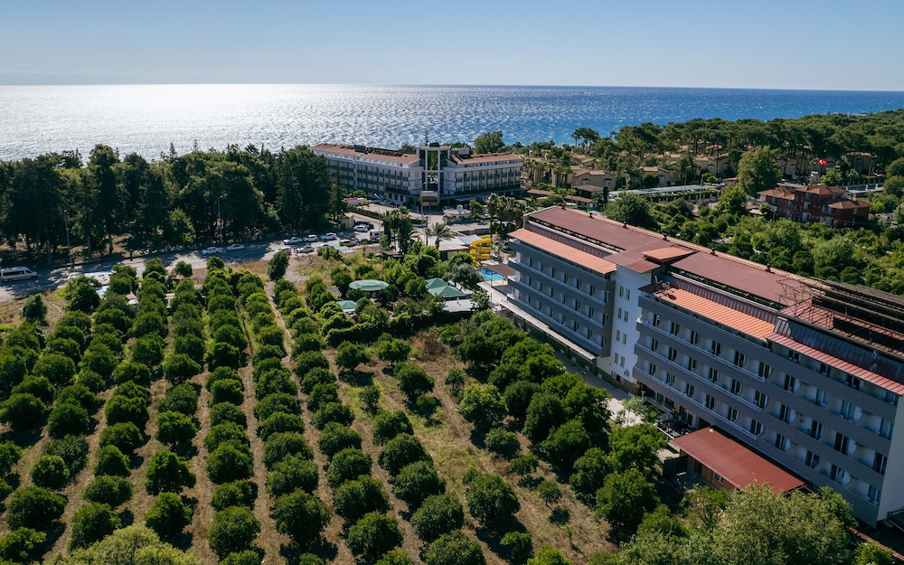 Grand Hotel Derin 2/50