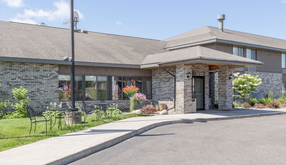 Best Western Spooner Riverplace 5/33