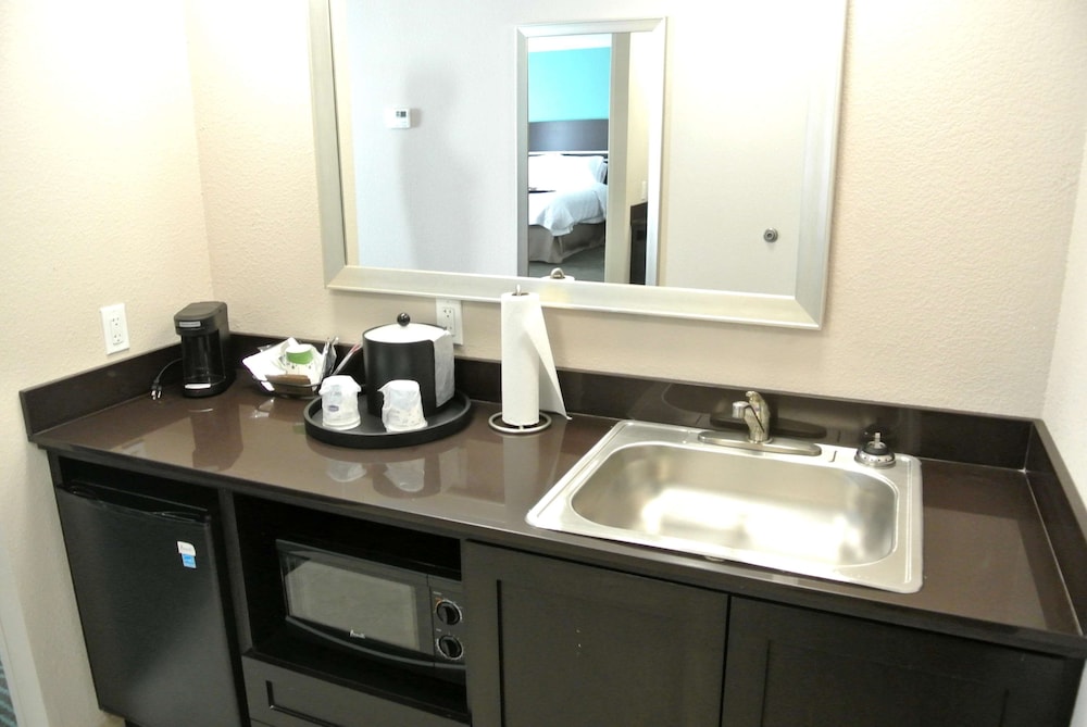Hampton Inn Carrizo Springs 37/47