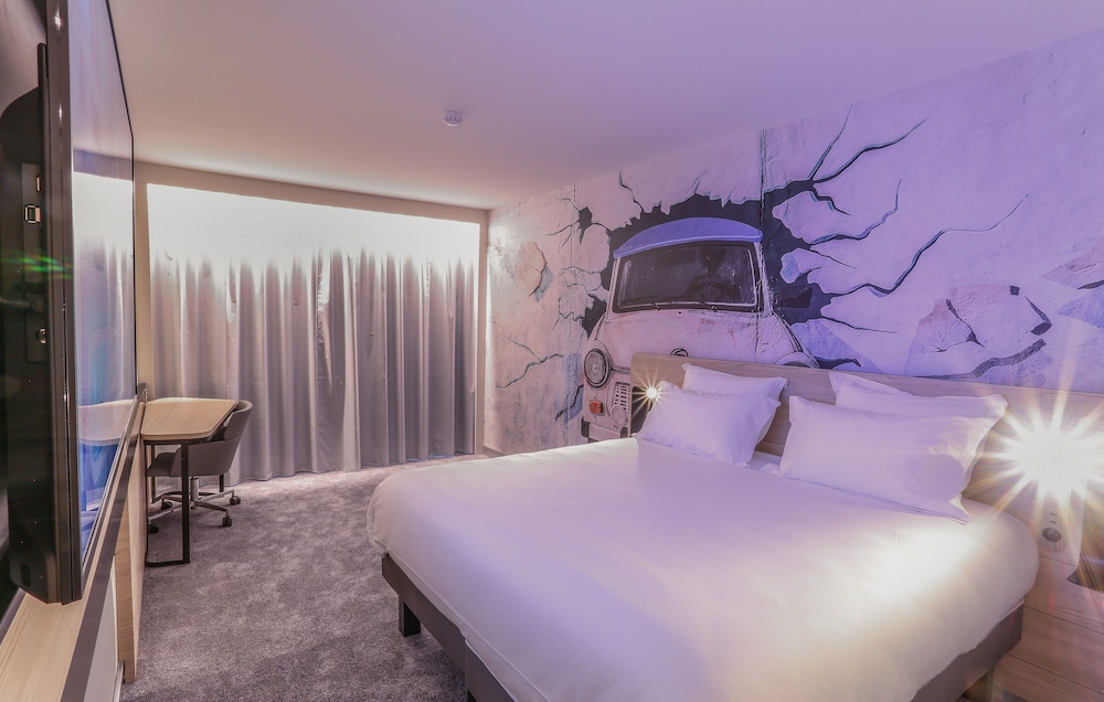 Arena Hotel La Defense 5/21