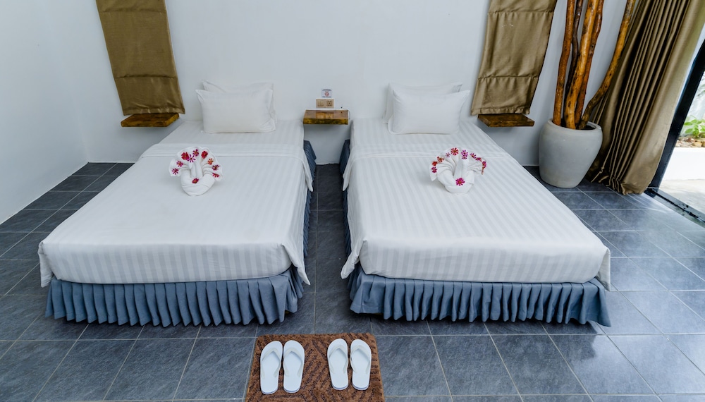Koh Rong Hill Beach Resort 9/63