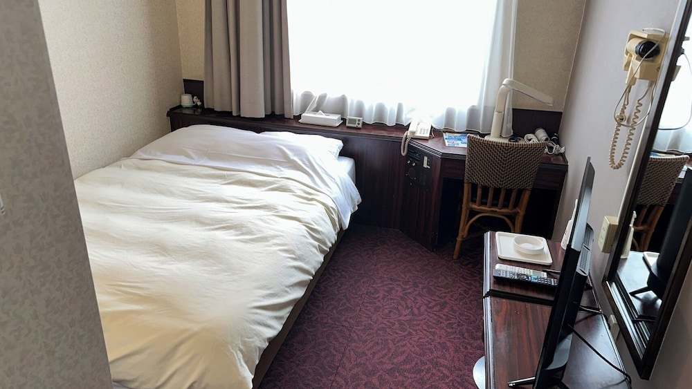 Hotel Crown Hills Miyoshi 12/40