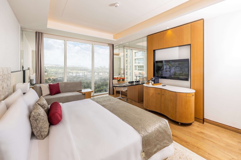 ROYAL, CLUB, TWIN BEDS