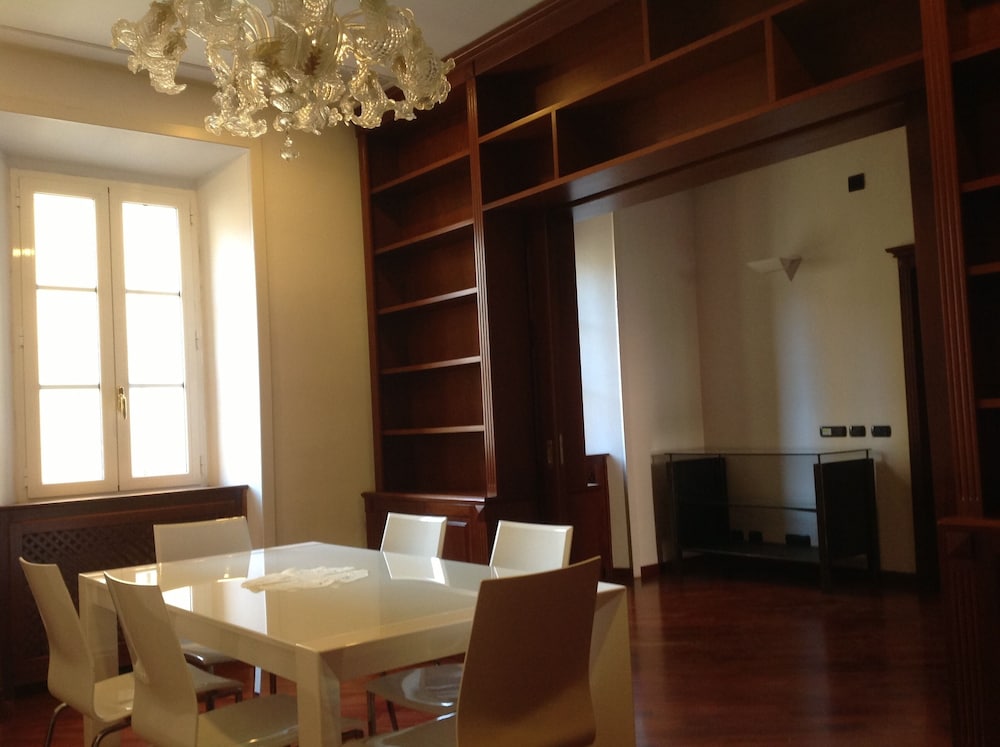 Ludovisi Luxury Rooms 14/27