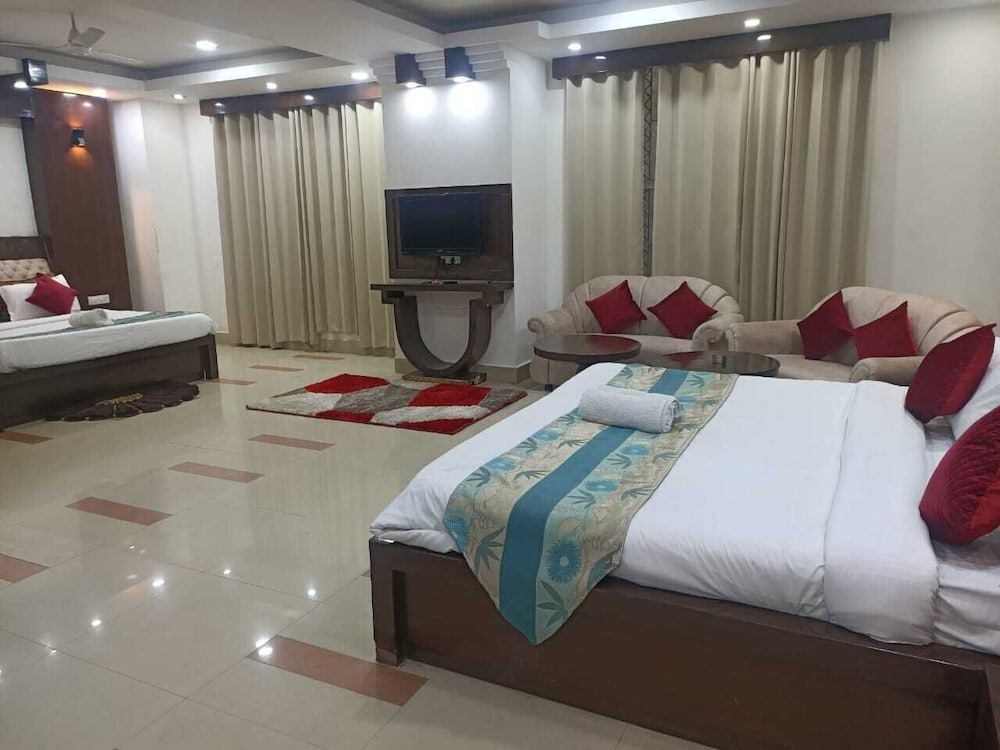 Hotel Raj Mandir 36/44