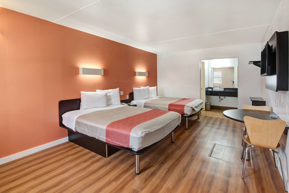 Motel6 Dallas, TX - Forest Lane 23/41